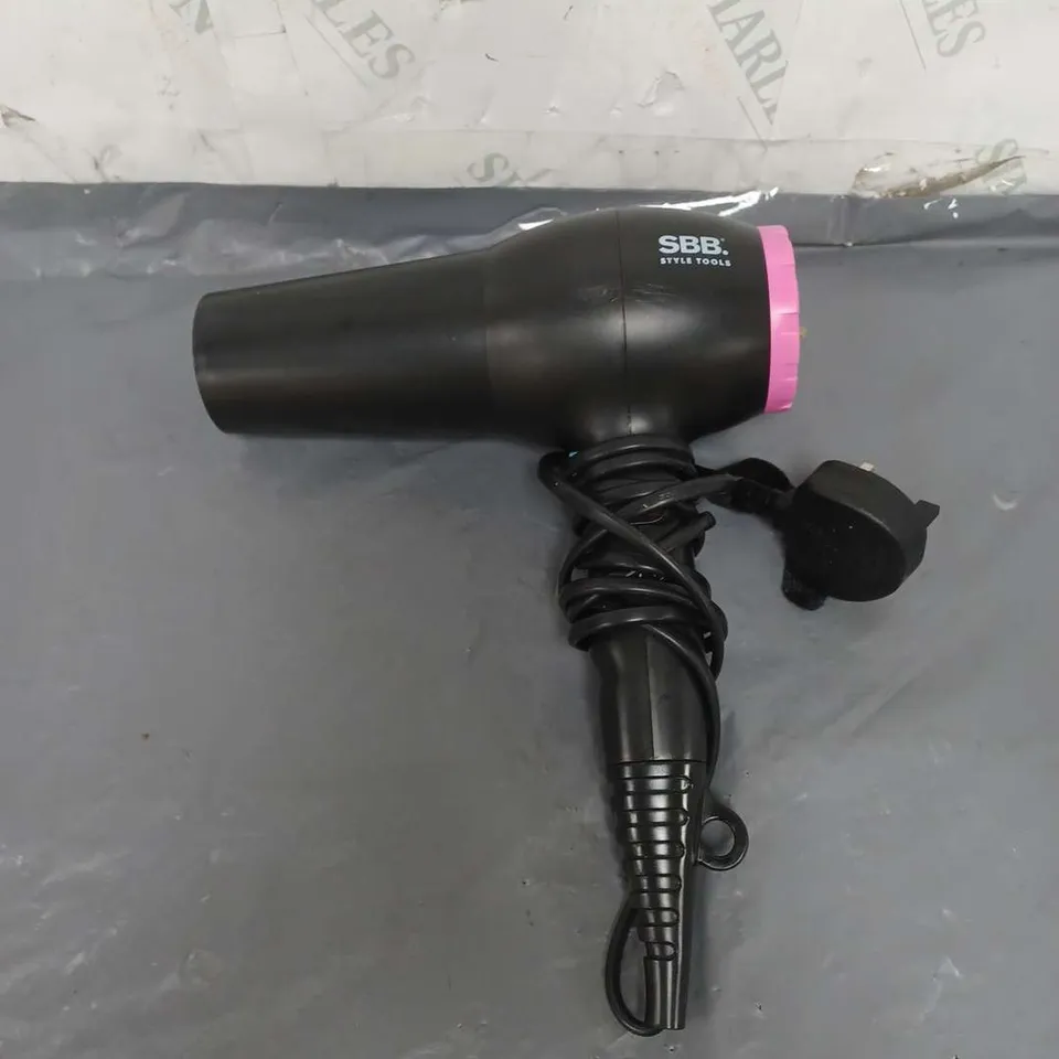 BOXED LOT OF APPROXIMATELY 10 SSB HAIRDRYERS