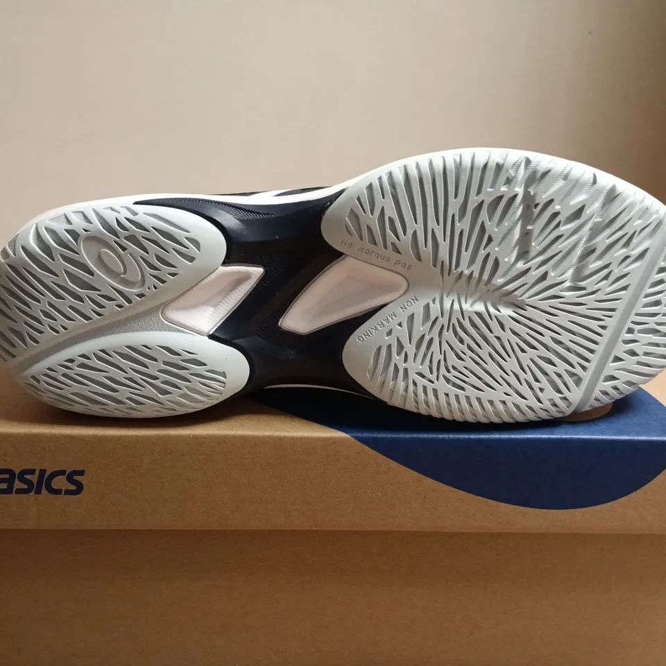 BOXED PAIR OF ASICS GAME FF WOMEN'S RUNNING SHOES MIDNIGHT/WHITE (US 9, UK 7)