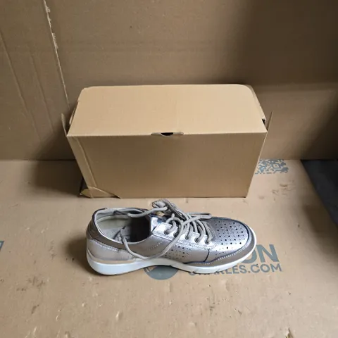SILVER METALLIC SNEAKERS – CASUAL TRAINERS - UK SIZE 7 