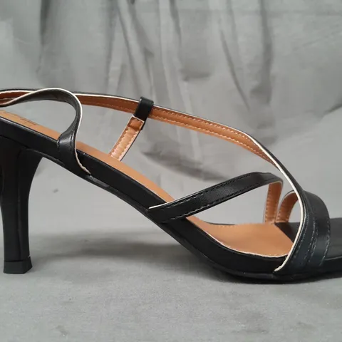 BOXED PAIR OF WHERE'S THAT FROM OPEN TOE HEELED STRAPPY SANDALS IN BLACK UK SIZE 8