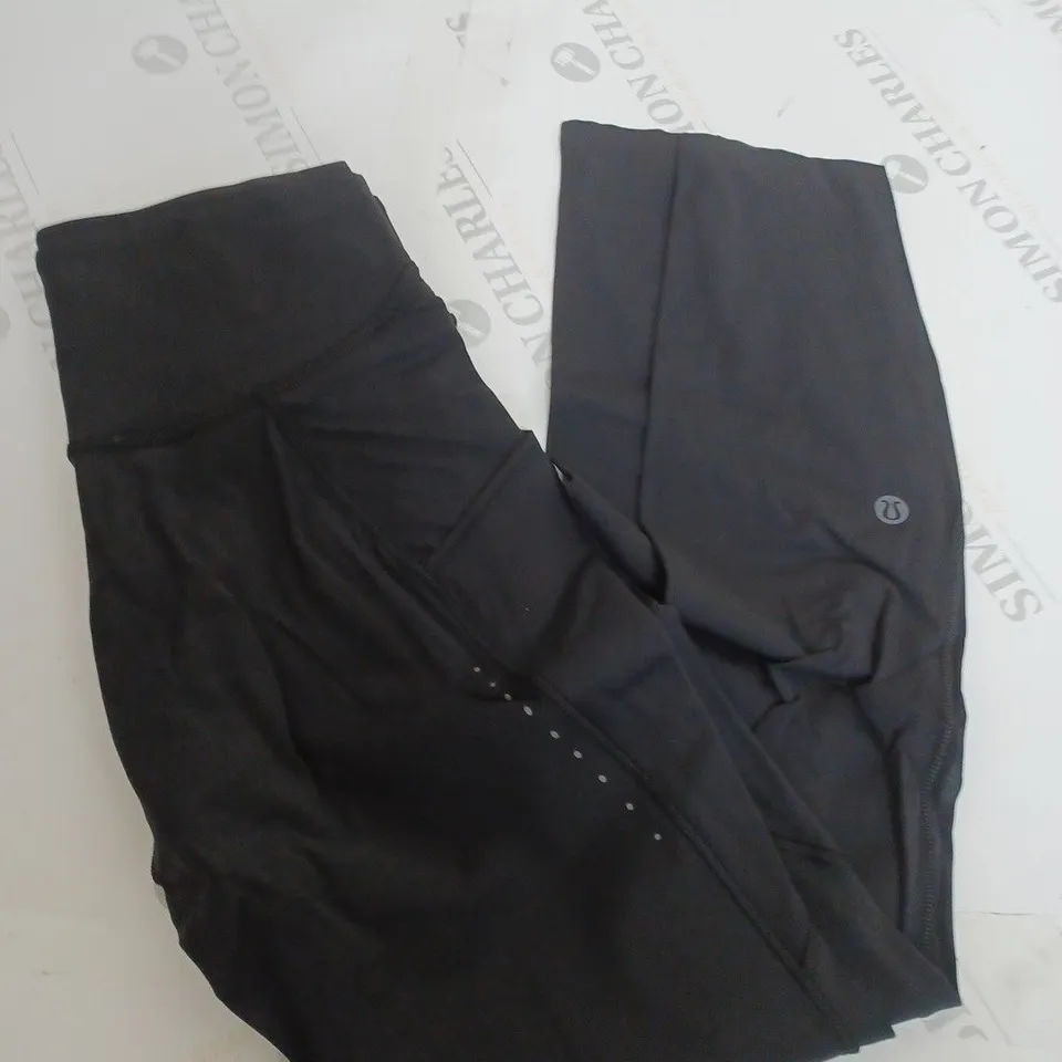 LULUMELON BLACK GYM LEGGINGS SIZE 4