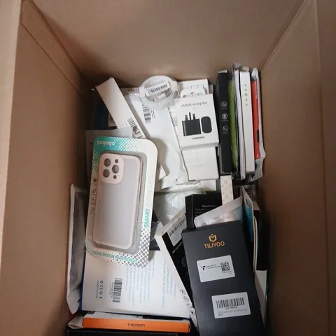 BOX OF APPROXIMATELY 15 ASSORTED ITEMS INCLUDING PHONE CASES AND CABLES