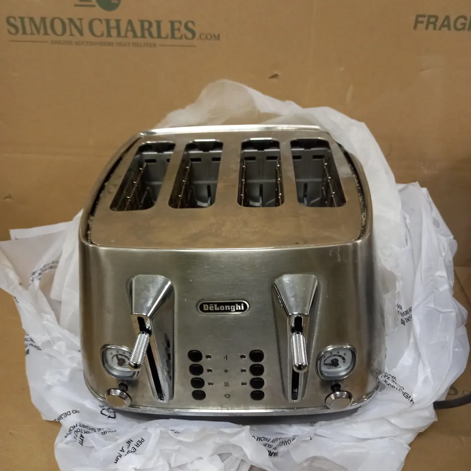 DE'LONGHI DISTINTA X DESIGN 4 SLICE TOASTER