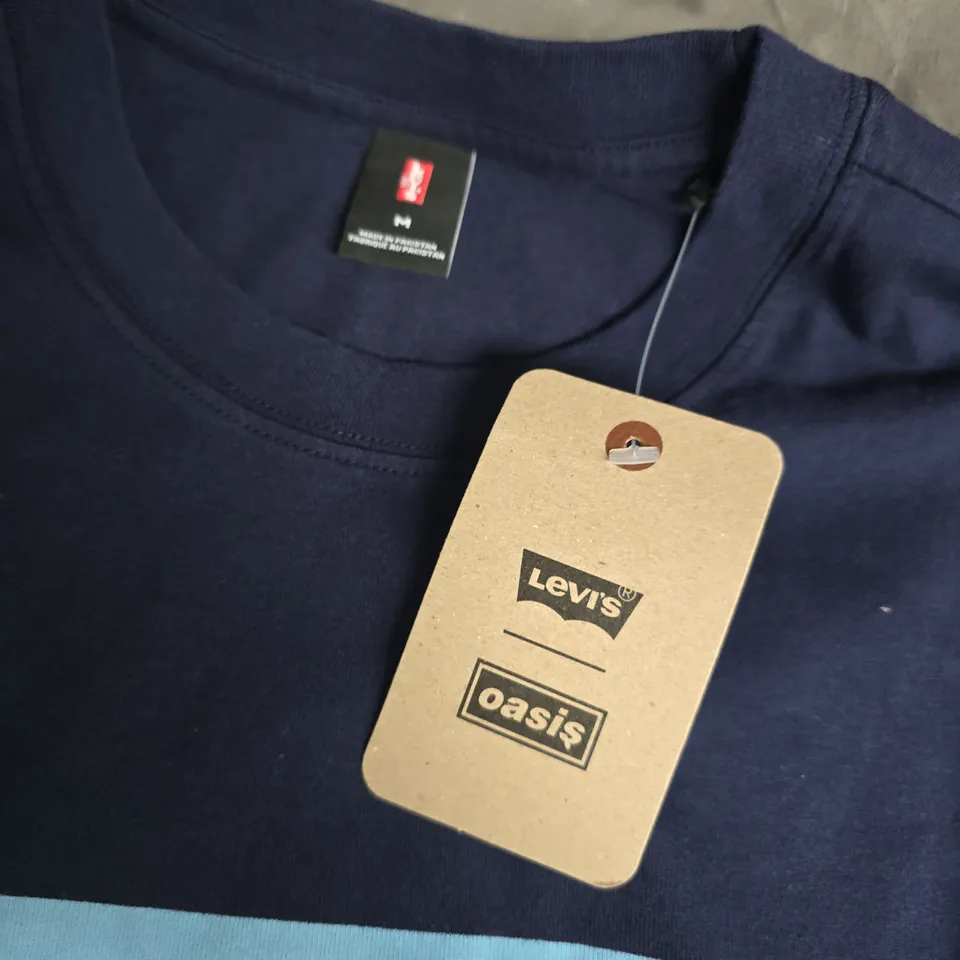 LEVI'S OASIS T-SHIRT, NAVY WITH RED/WHITE/BLUE CHEST STRIPE – MEN'S M