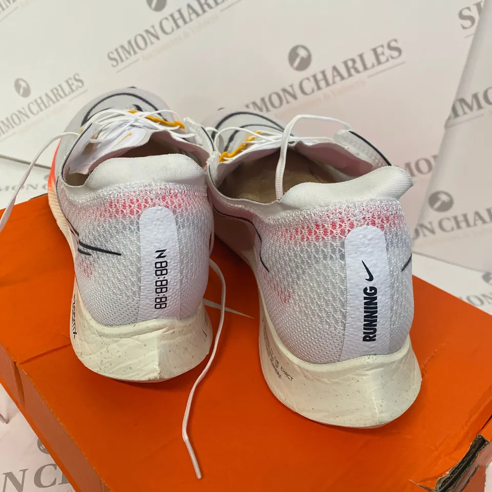 BOXED PAIR OF NIKE ZOOMX STREAKFLY TRAINERS SIZE 10