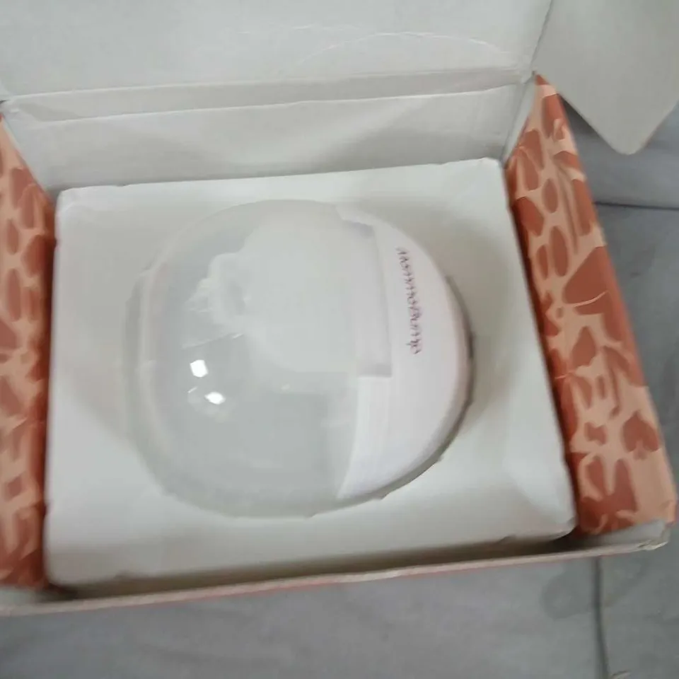 THE LUNA WEARABLE BREAST PUMP (BOXED)