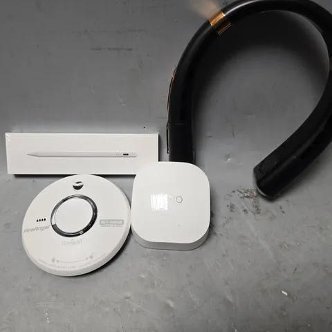 APPROXIMATELY 10 ASSORTED ITEMS TO INCLUDE - NECK FAN , EERO , FIRE ANGLE ST 622 ETC
