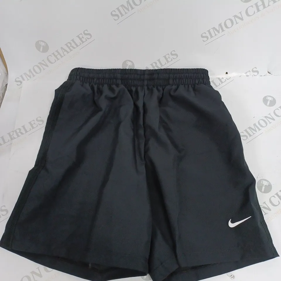 NIKE DRI FIT STANDARD FIT SHORTS - SMALL