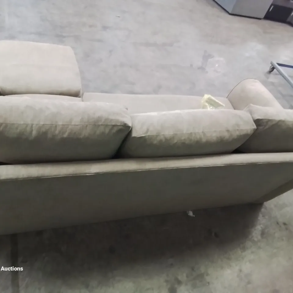 QUALITY DESIGNER FABRIC UPHOLSTERED CORNER SOFA/CHAISE LOUNGE 