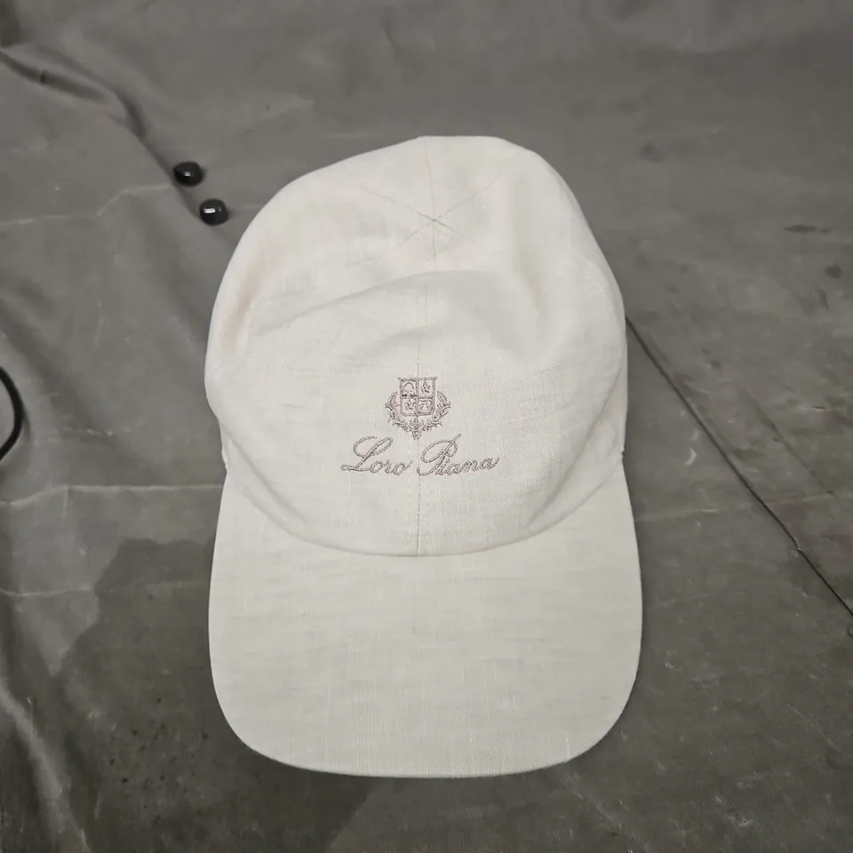 LORO PIANA WHITE BASEBALL CAP – MADE IN ITALY, SIZE M