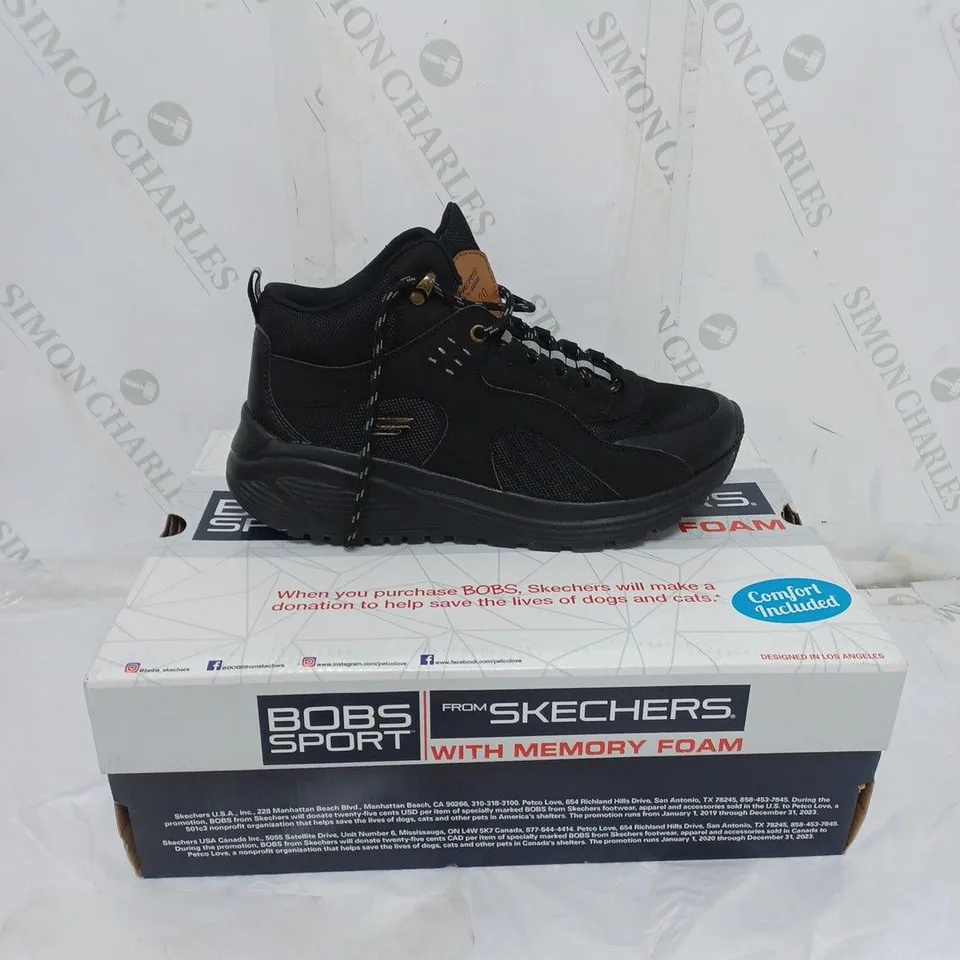 BOXED BOB'S SPORT SPARROW 2.0 FROM SKECHERS MEMORY FOAM LADIES BLACK TRAINERS SIZE 9
