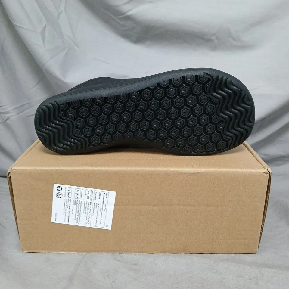 HOBIBEAR BLACK CASUAL TRAINERS - SIZE EU 39