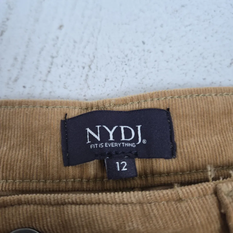 NYDJ WOMEN'S KHAKI TROUSERS – UK 16 (US 12)