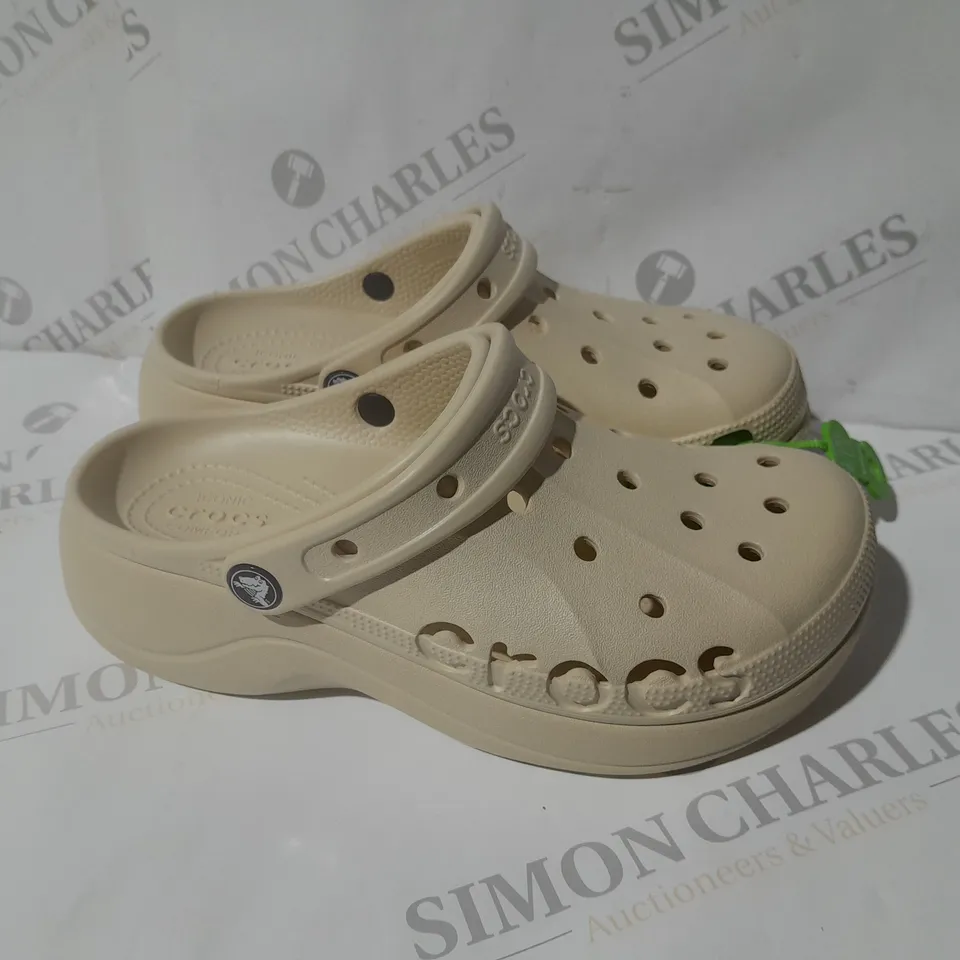 CROCS BAYA PLATFORM CLOG - ULK 5 