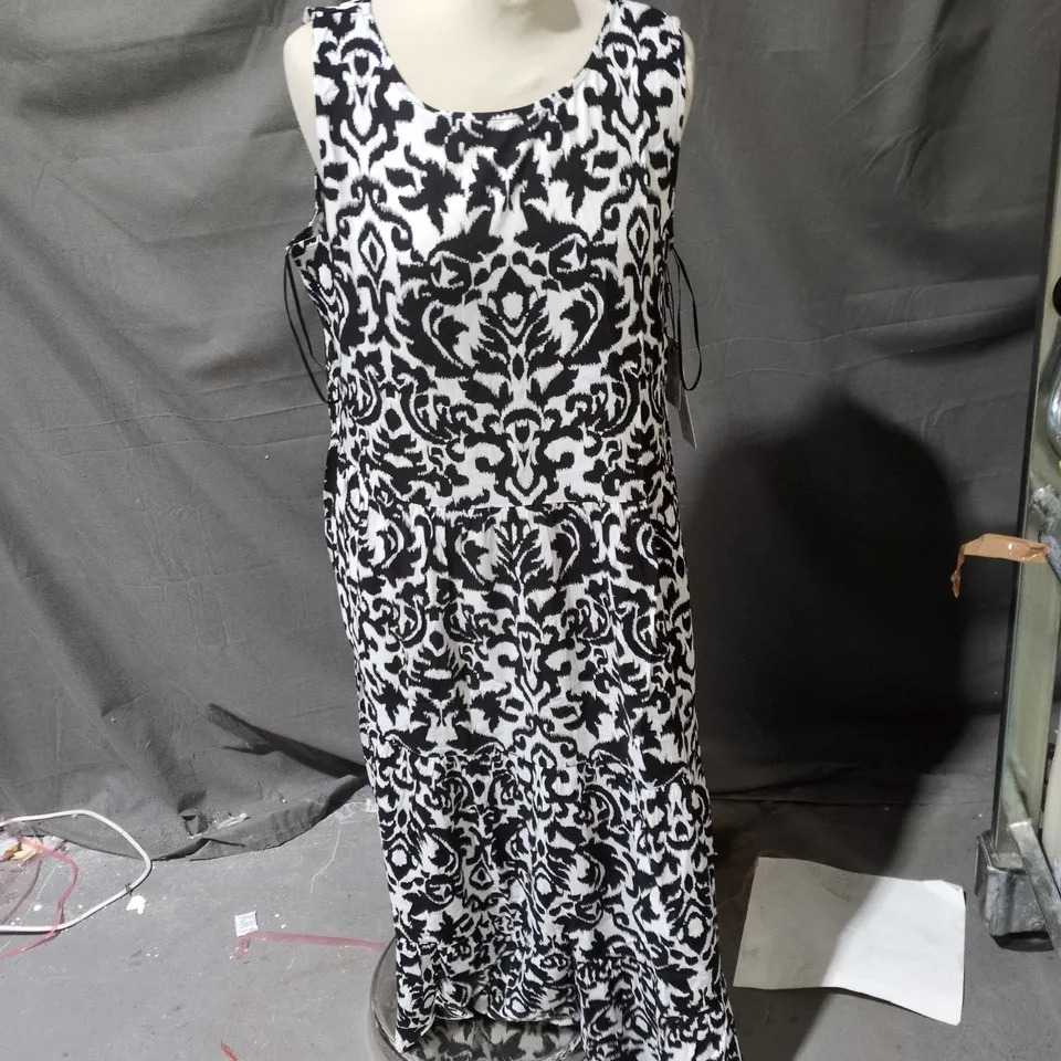 BAROQUE PRINT MIDI DRESS – WOMEN'S, BLACK/WHITE (SIZE 16)