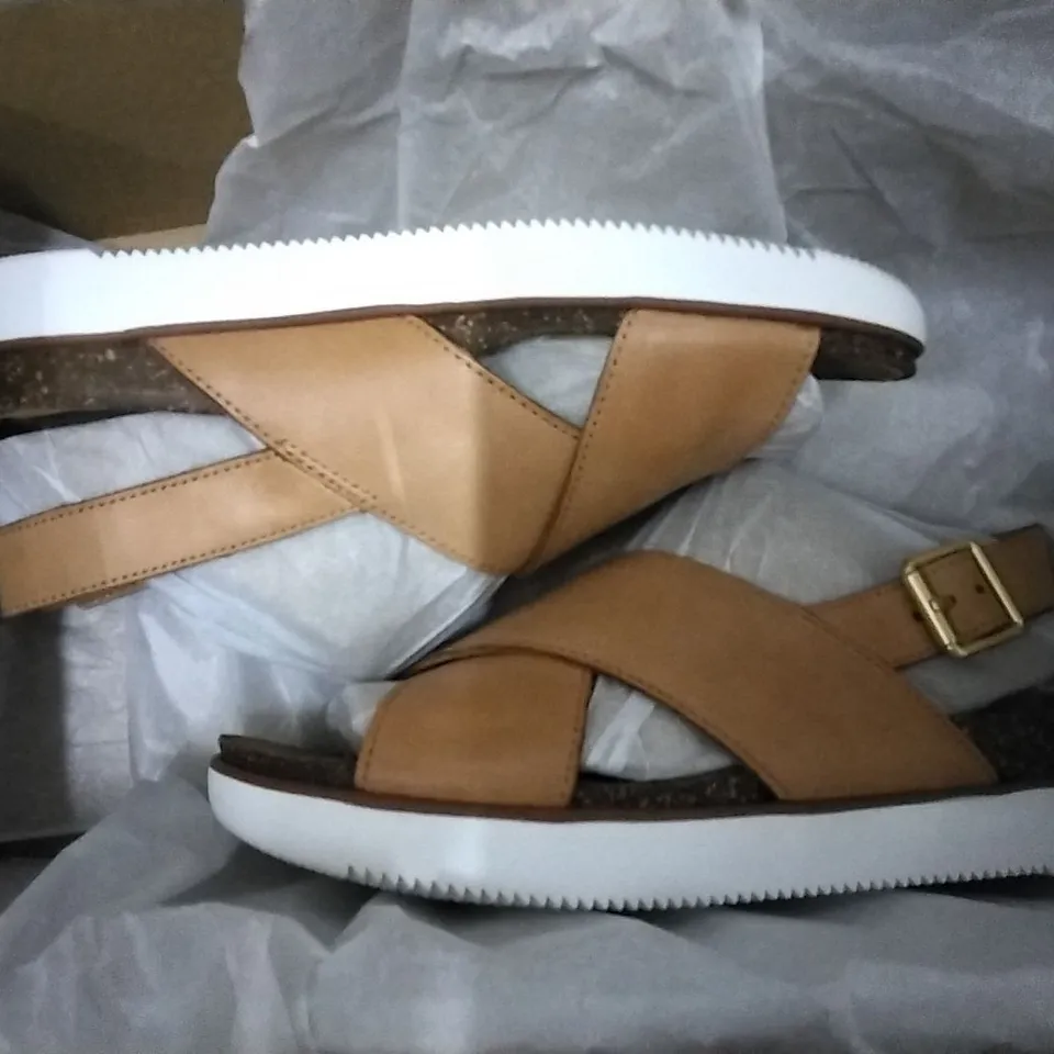 3 SHOE BOXES CONTAINING 2 × CLARKS ELAYNE SANDLE SAND LEATHER SIZE 5, MODA BY PERRA LORI ANKLE BOOT BURGUNDY SIZE 8