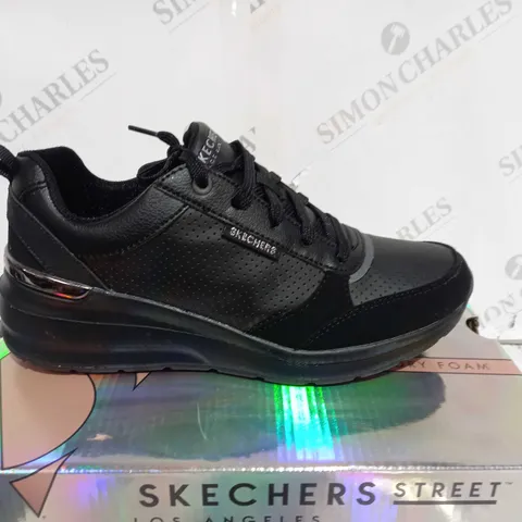 BOXED SKECHERS BILLION TRAINERS, BLACK - SIZE 4