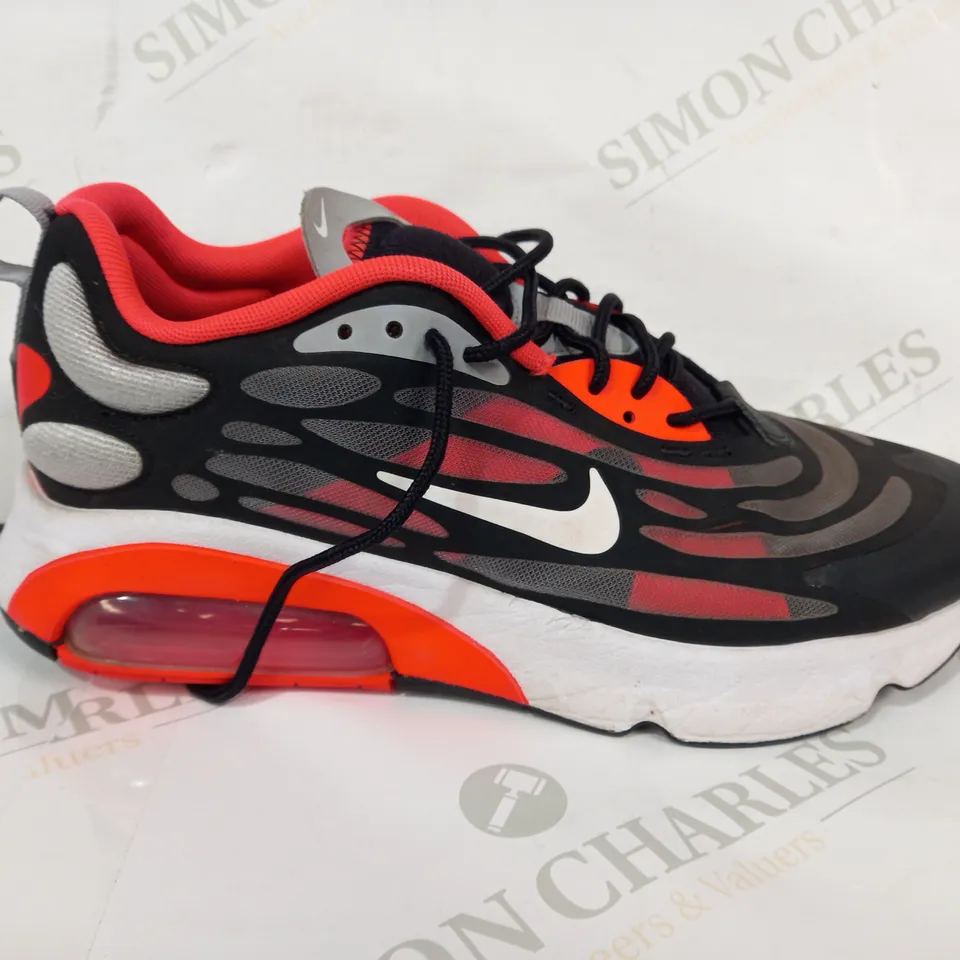 PAIR OF NIKE SHOES IN BLACK/RED UK SIZE 8.5