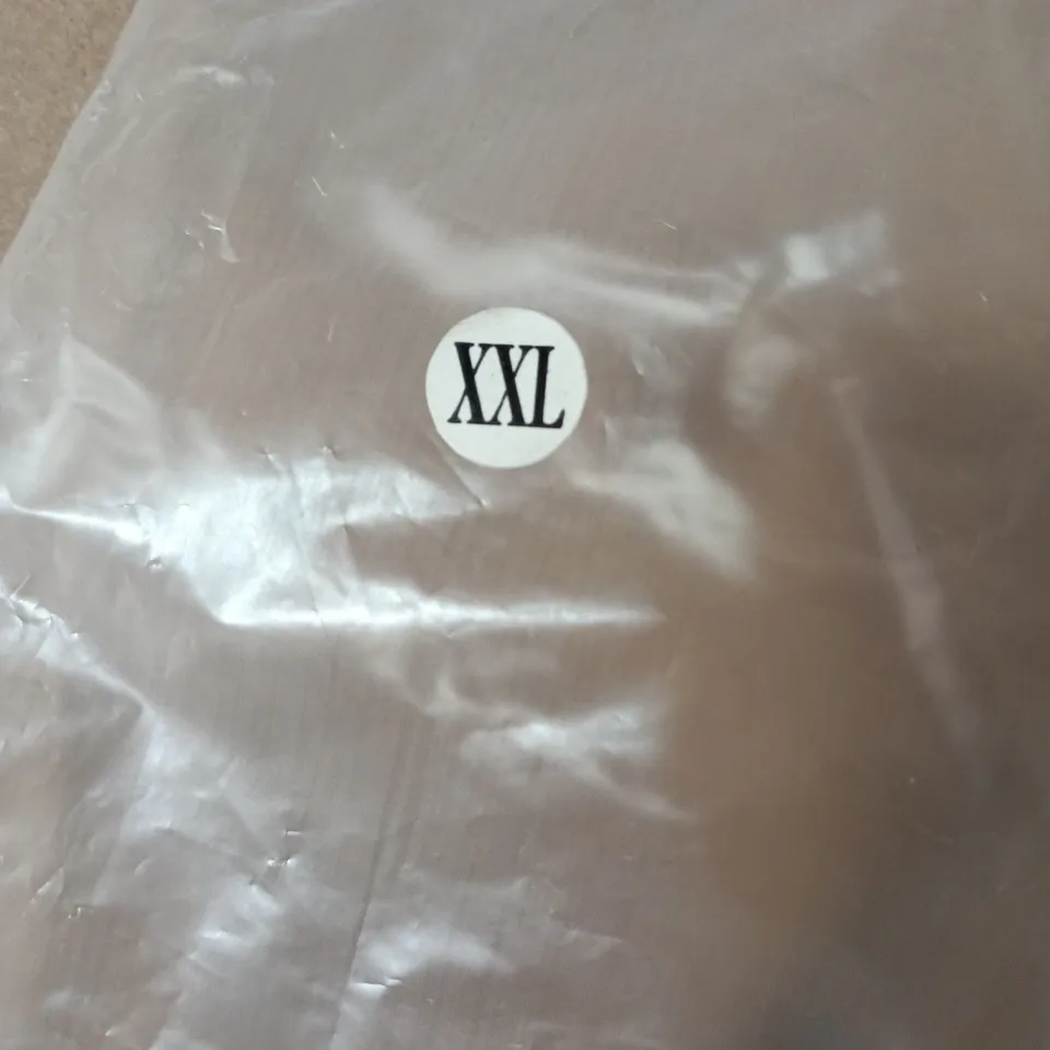 WOMEN'S WHITE SLEEVELESS TOP – UK XL.