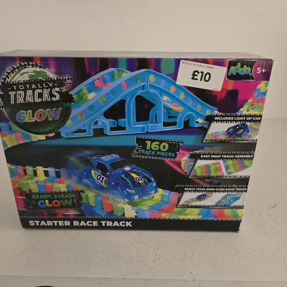 TOTAL TRACKS GLOW STARTER RACE TRACK – 160 PIECES, BOXED SET (AGE 5+)