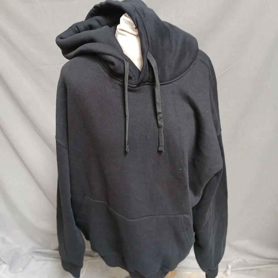 PULL&BEAR RELAXED FIT HOODIE IN BLACK SIZE XL