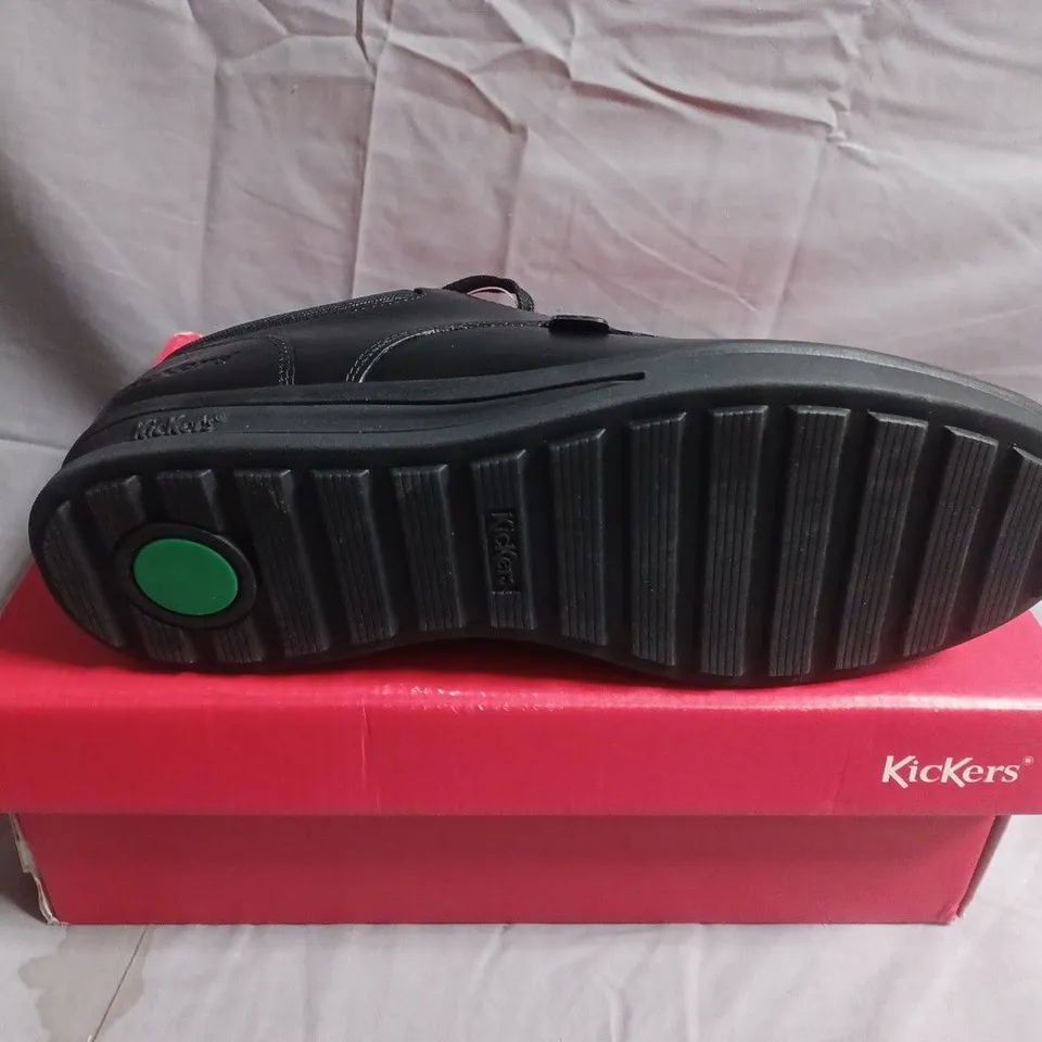 BOXED PAIR OF KICKERS BLACK LEATHER SHOES –  SIZE 39