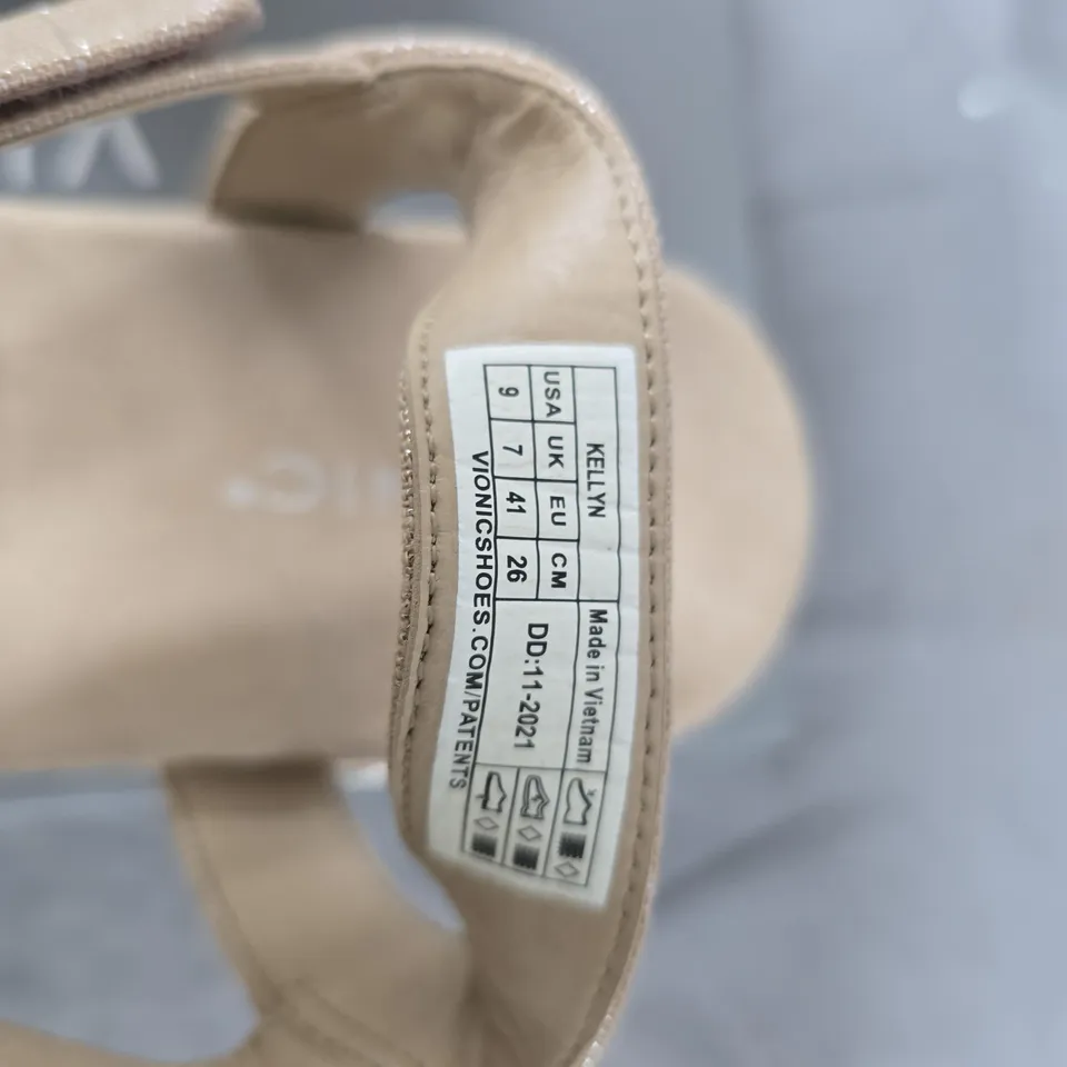 VIONIC KELYN SANDALS – BEIGE WITH METALLIC STRAPS (UK 7 / US 9 / EU 41)