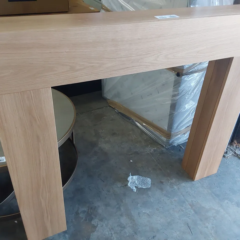 DESIGNER OAK VENEER FIRE SURROUND WITH LIGHTS