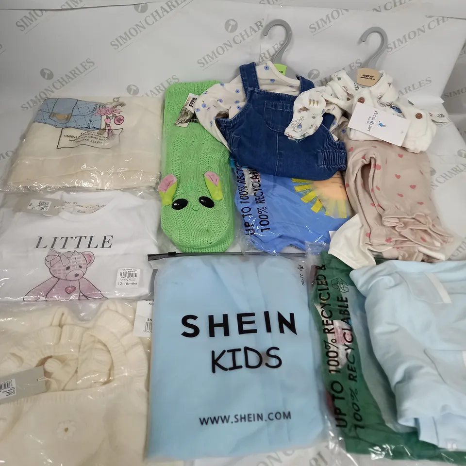 BOX OF ASSORTED CHILDRENS CLOTHING VARYING IN SIZE/COLOUR/STYLE TO INCLUDE:  TOPS, DRESSES, JUMPERS