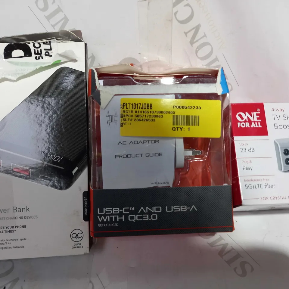 LOT OF APPROXIMATELY 10 ASSORTED HOUSEHOLD ITEMS TO INCLUDE MIXX C10 3-PORT POWER BANK, BLACKWEB USB-C AND USB-A WITH QC3.0, ONE FOR ALL TV SIGNAL BOOSTER/SPLITTER, ETC
