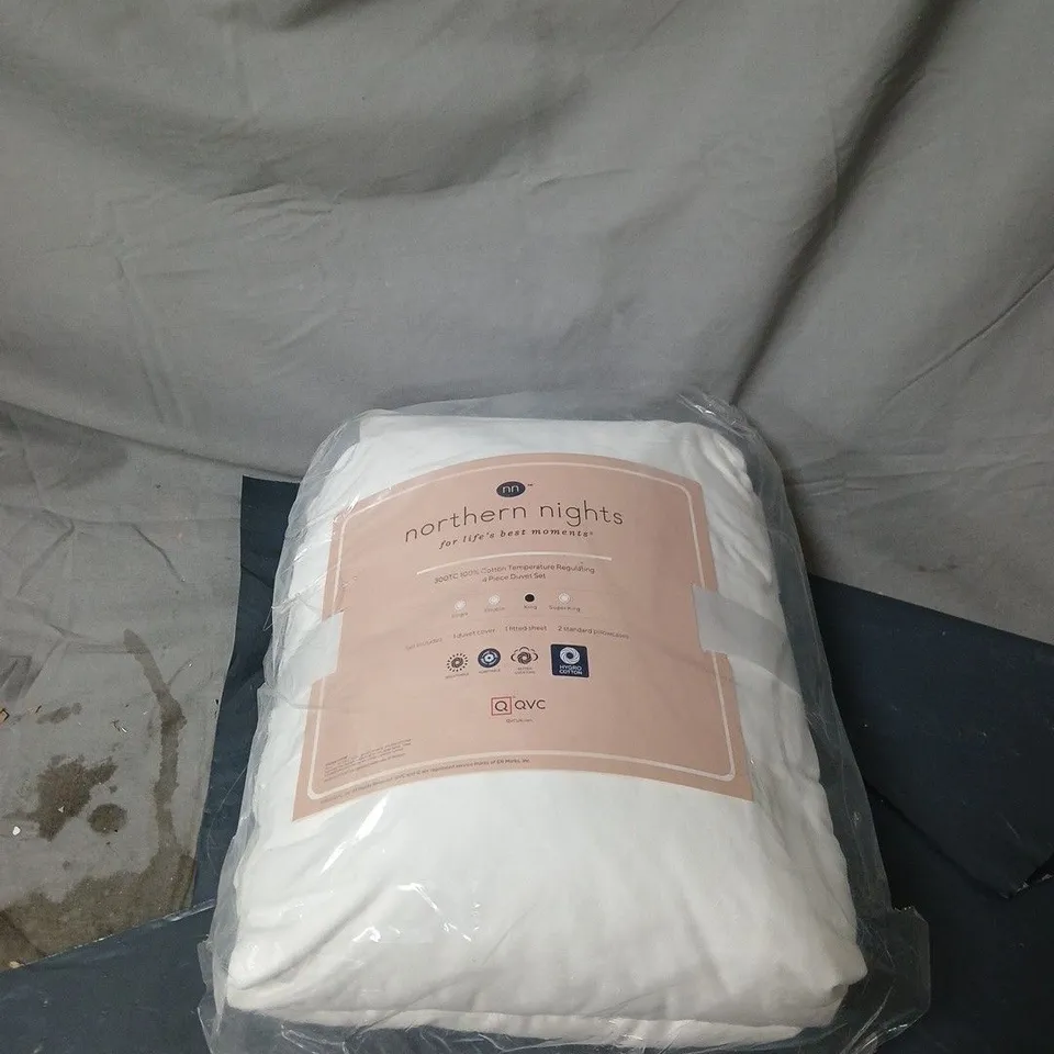 NORTHERN LIGHTS TEMPERATURE REGULATING DUVET SET WHITE KING SIZE BOXED