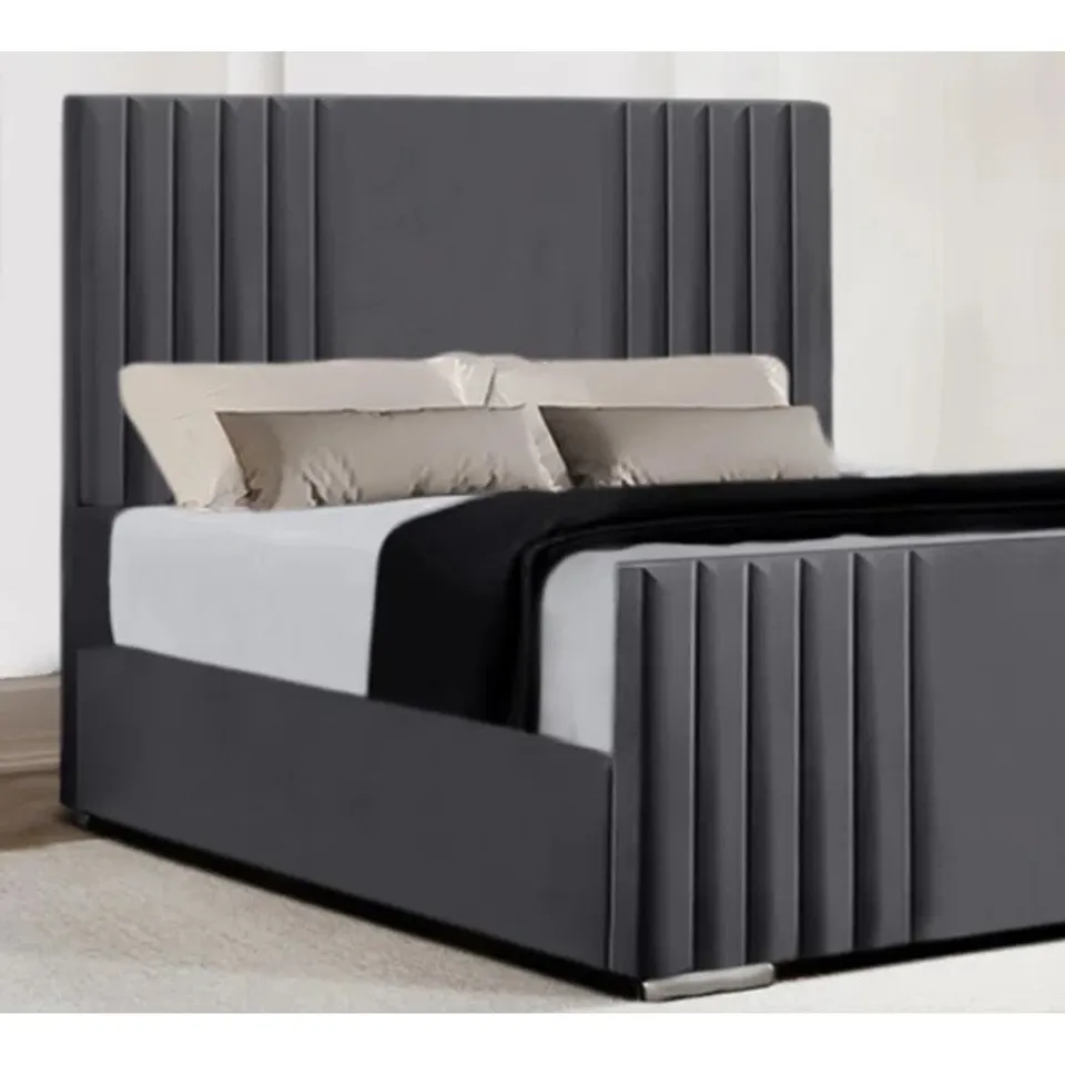 BAGGED MORGYN UPHOLSTERED BED // SIZE UNSPECIFIED (4 PIECES)