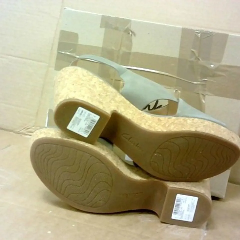 CLARKS STRAP SANDAL WEDGE GREY SUEDE SIZE 7