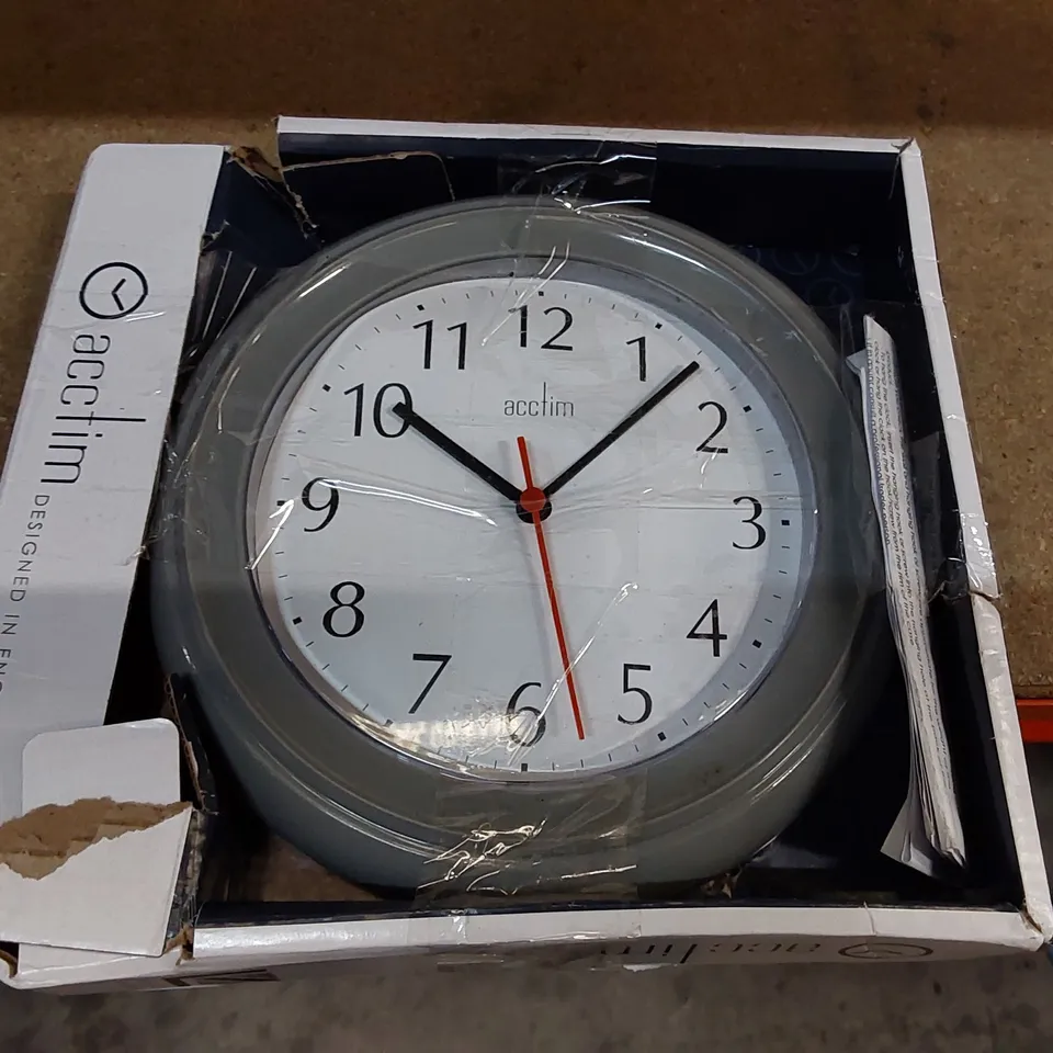 BOXED WALL CLOCK (1 ITEM)