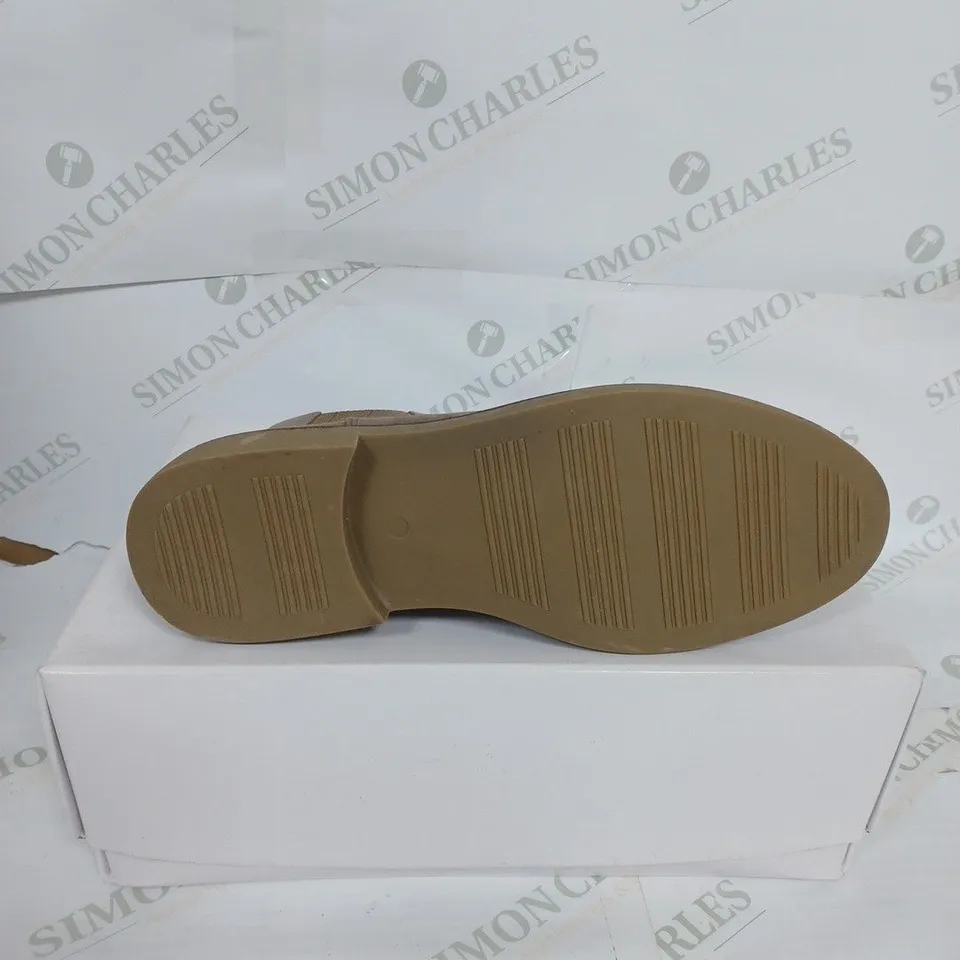 BOXED MARSH MICROSUEDE SHOES IN TAUPE SIZE 10
