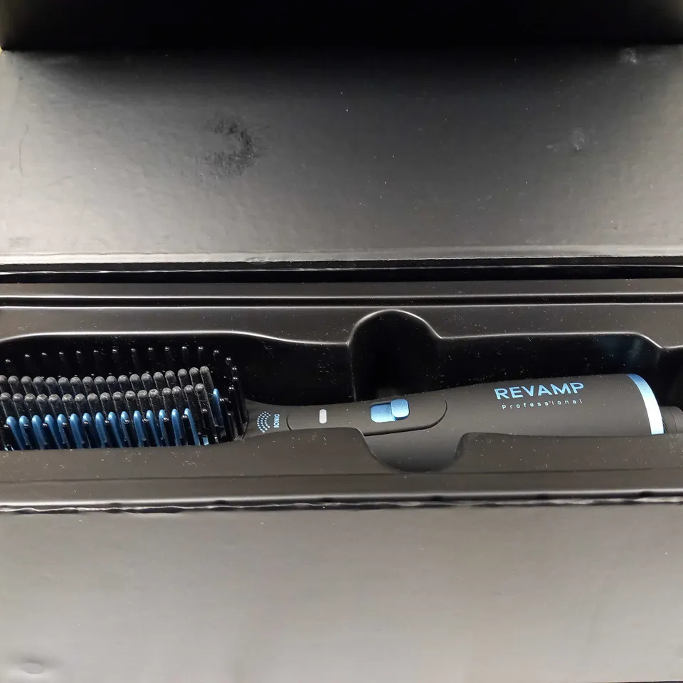 REVAMP WET & DRY IONIC MULTISTYLER BRUSH 