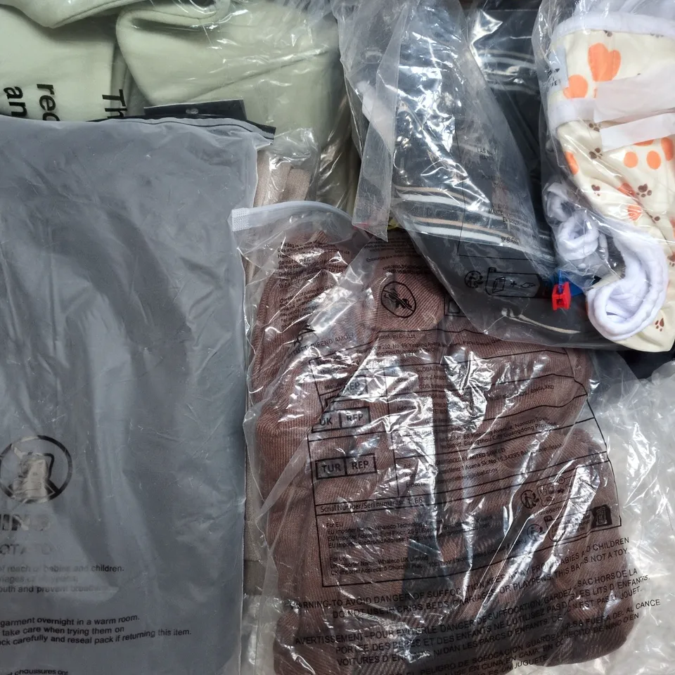 APPROXIMATELY 20 ASSORTED CLOTHING AND FASHION PRODUCTS IN VARIOUS STYLES AND SIZES - COLLECTION ONLY