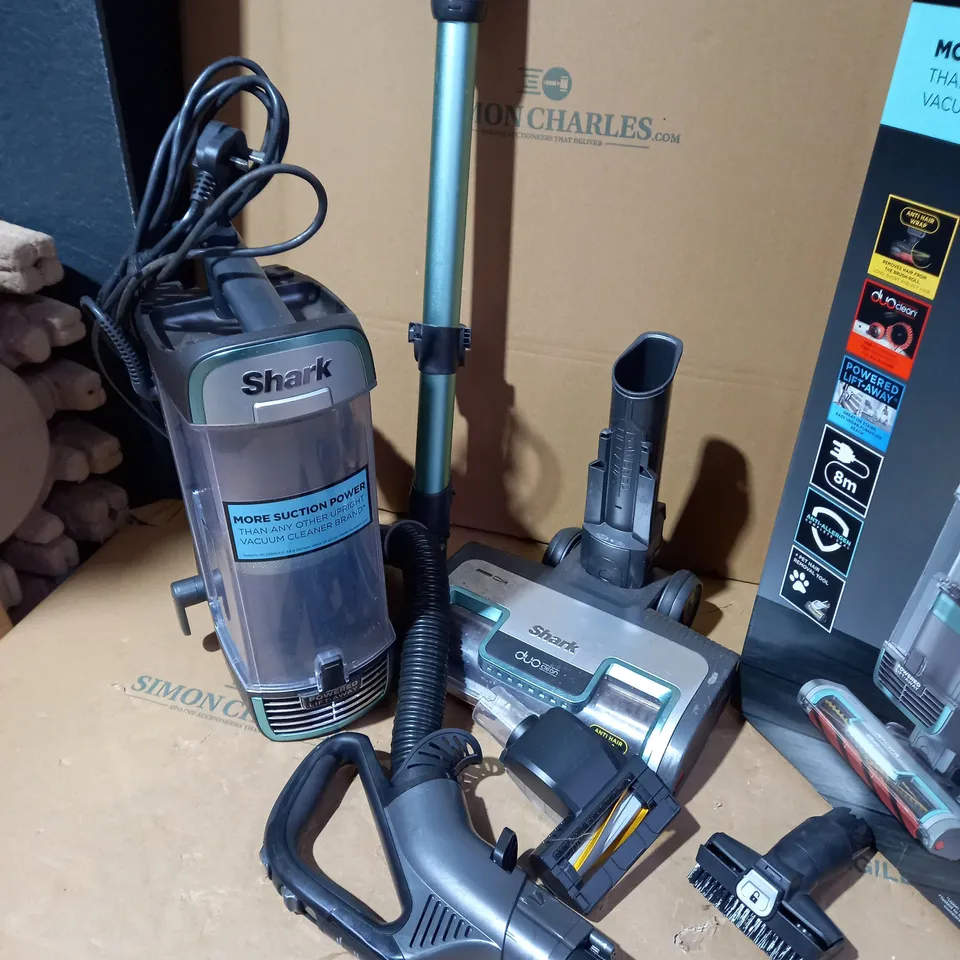 SHARK UPRIGHT VACUUM CLEANER 
