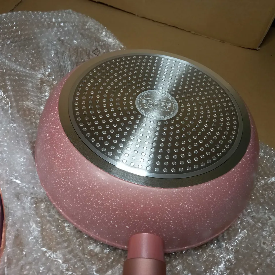 BOXED TOWER ROSE FORGED ALUMINIUM 28CM LIDDED MULTI-PAN