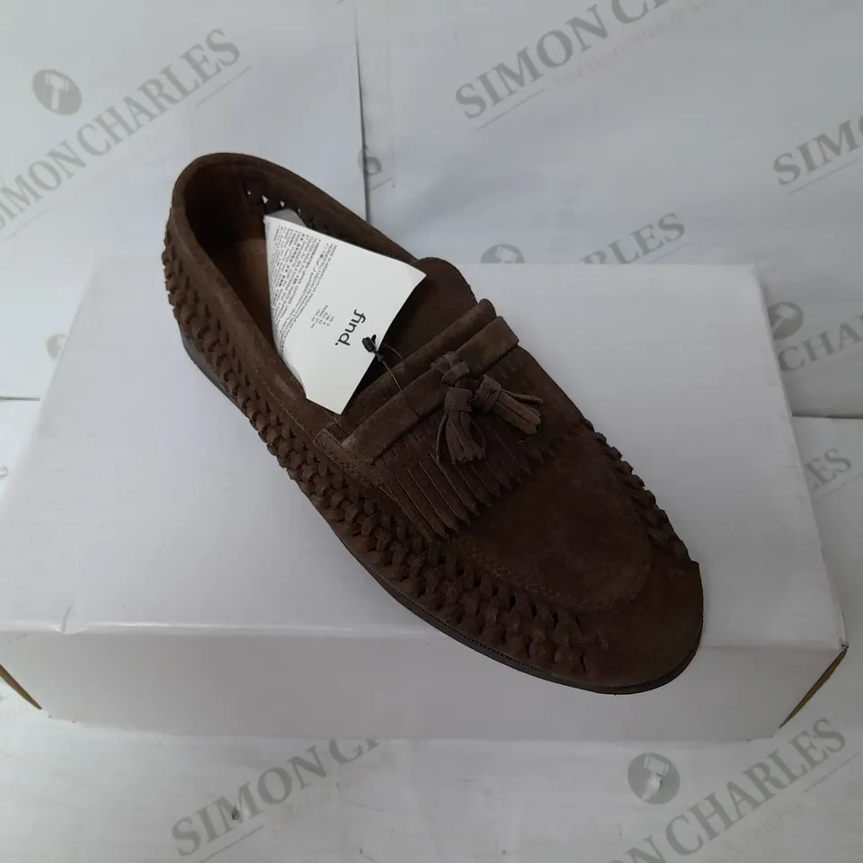 FIND MENS CASUAL SHOE IN CHOCOLATE BROWN SIZE 8