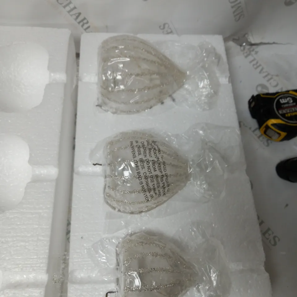 JULIEN MACDONALD SET 3 PRELIT GLASS ANGELS 