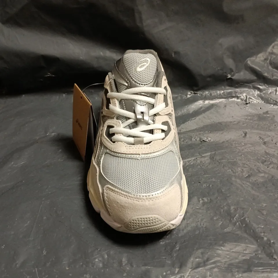 BOXED PAIR OF ASICS TRAINERS IN LIGHT BEIGE/GREY SIZE UK 10