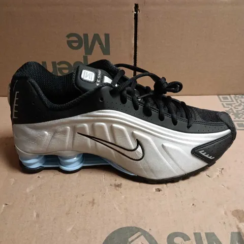 PAIR OF NIKE SHOX RUNNER SHOES – UK 7.5 