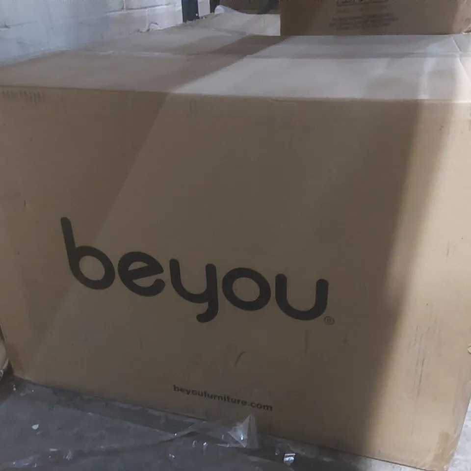 BOXED BEYOU OFFICE CHAIR - BLACK