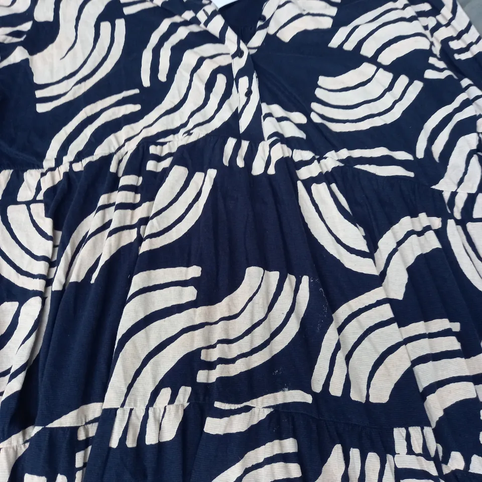 MONSOON DRESS IN NAVY/SALMON PINK SIZE 2XL