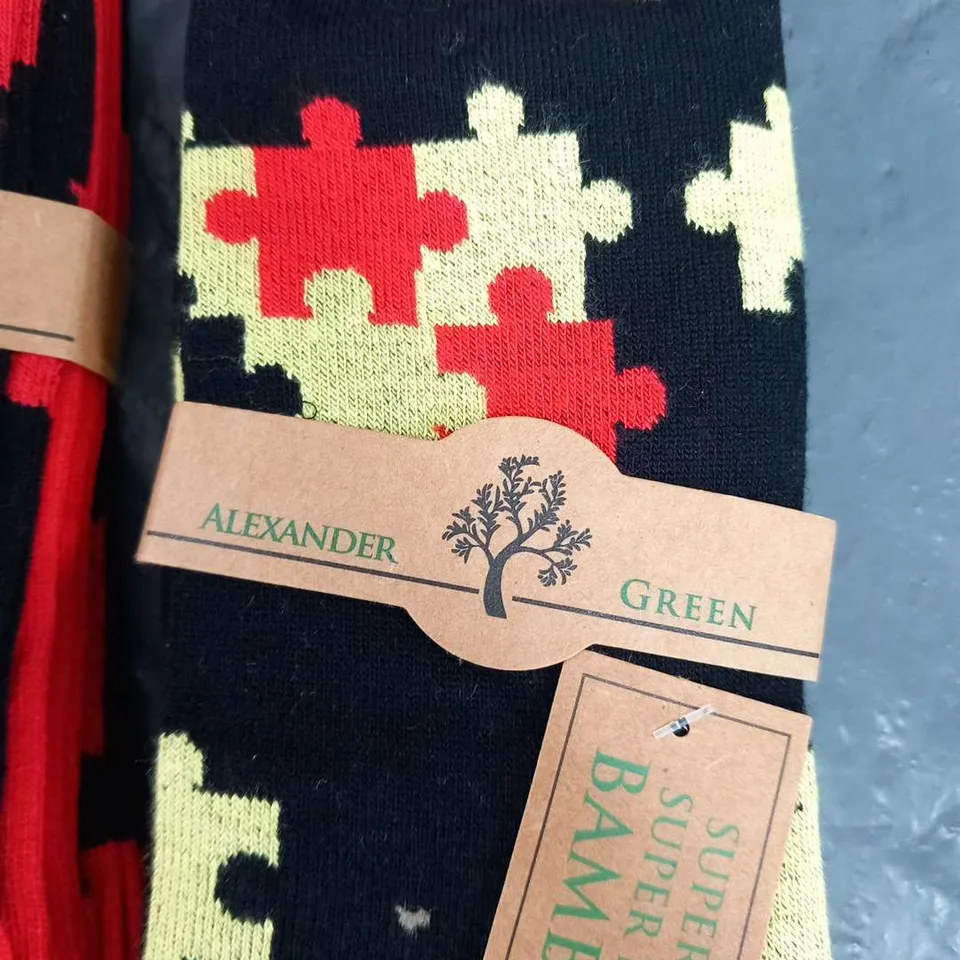 APPROXIMATELY 60 PACKS OF 6 PAIRS OF ALEXANDER GREEN BAMBOO JIGSAW DESIGN SOCKS UK 7-11 