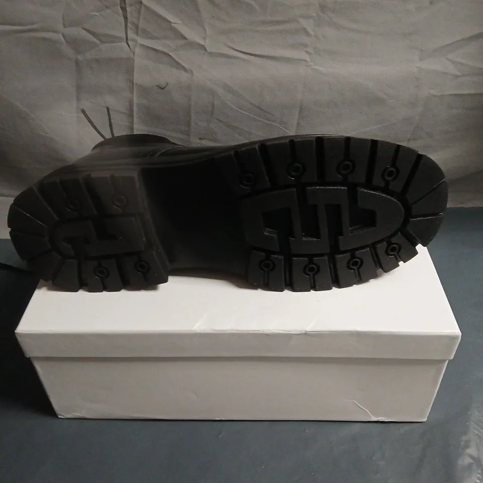 MEN'S BLACK LEATHER SHOE WITH CHUNKY SOLE UK 11