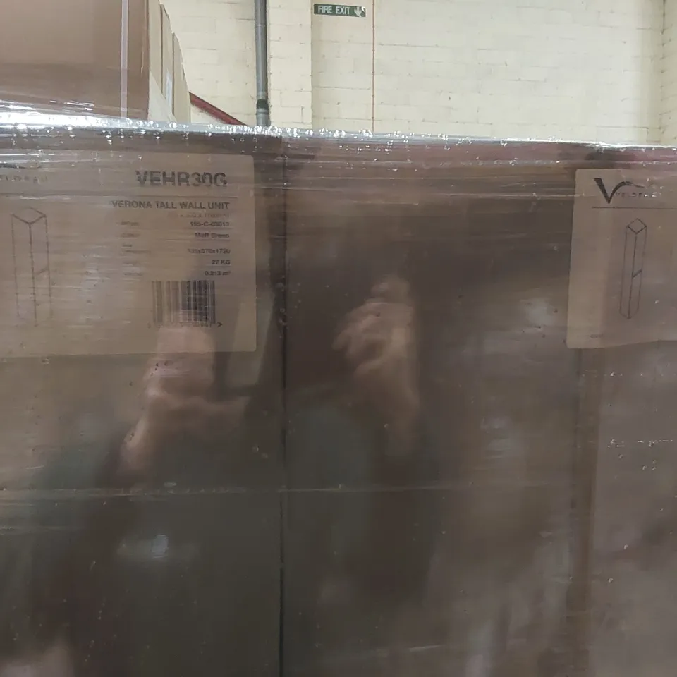 PALLET CONTAINING A LARGE QUANTITY OF ASSORTED BATHROOM FURNITURE PARTS INCLUDING: VELDEAU VERONA TALL WALL UNITS