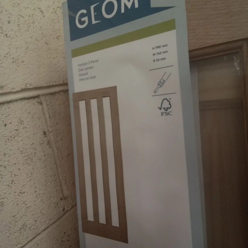 GEOM 1981 X 762MM VERTICAL 3 PANNEL GLAZED INTERNAL DOOR
