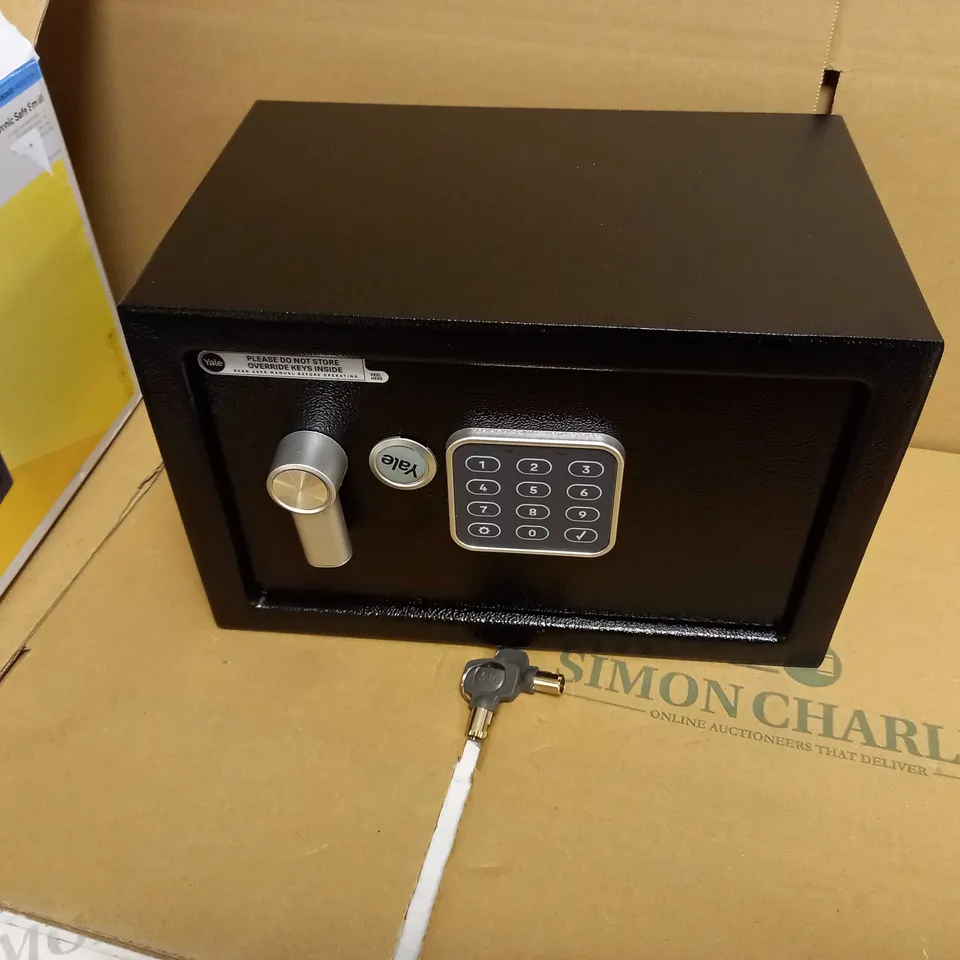 YALE ELECTRONIC SAFE - SMALL